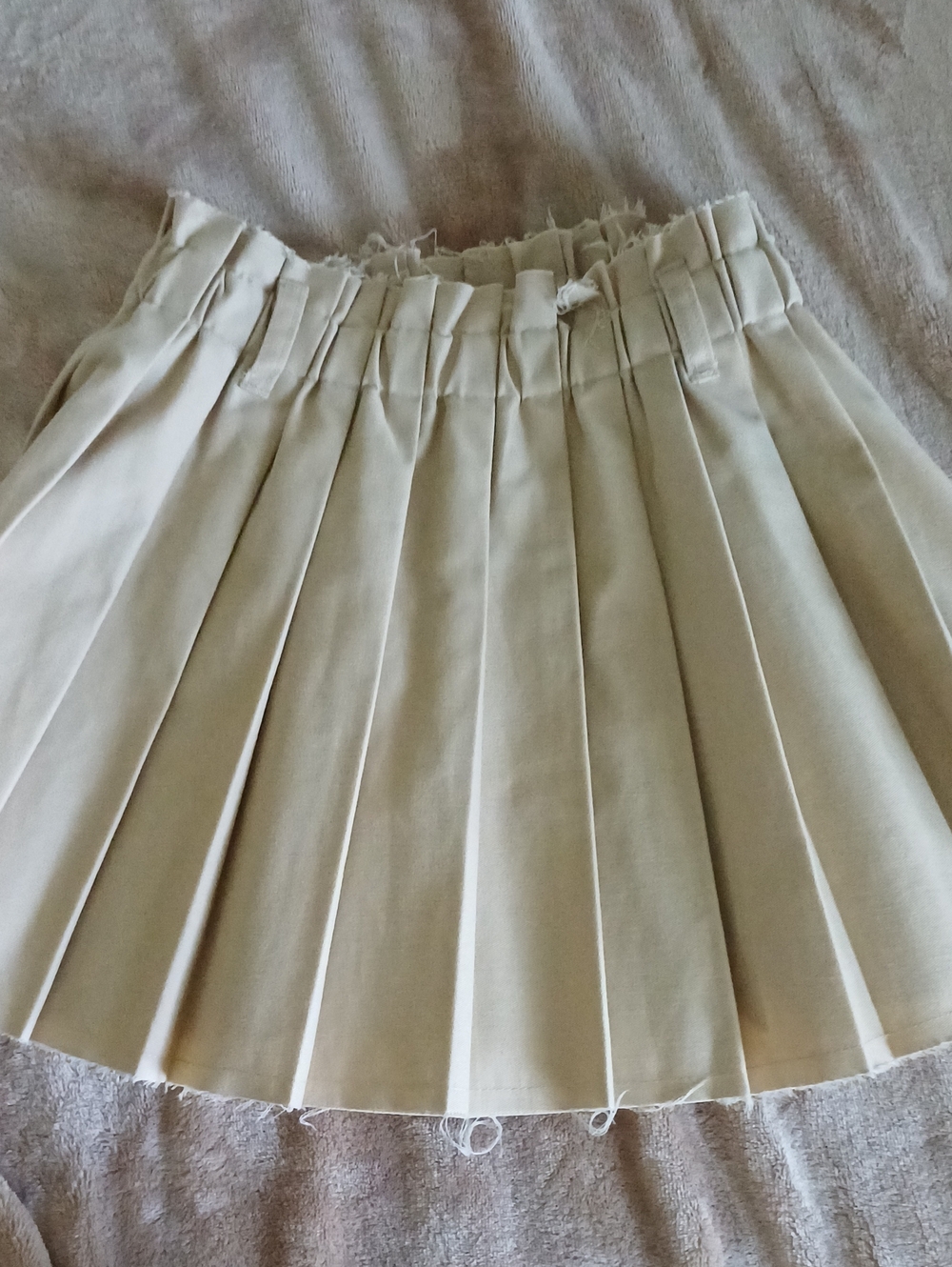 H&M pleated brige mini skirt